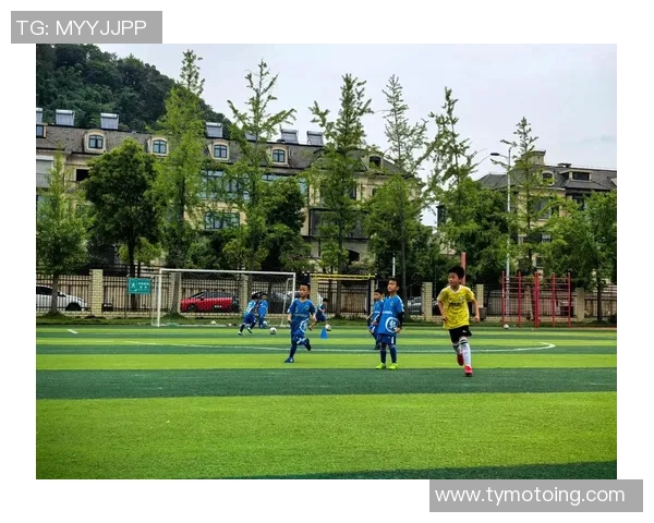 足球抻拉技巧解析与实战应用提升你的球场表现与团队配合能力